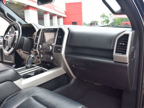 Used 2019 Ford F150 Lariat w/ Equipment Group 502A Luxury AWD/4WD image 18