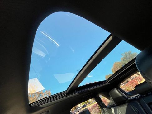 Used 2018 Lincoln MKC Select w/ Select Plus Package image 14