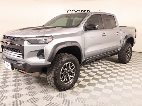 Used 2023 Chevrolet Colorado ZR2 w/ ZR2 Convenience Package III AWD/4WD image 11
