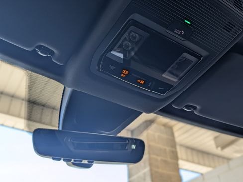 Used 2024 Volkswagen Atlas Cross Sport SE image 30