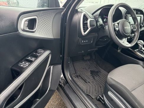 Certified 2024 Kia Soul LX w/ Option Group 015 image 17