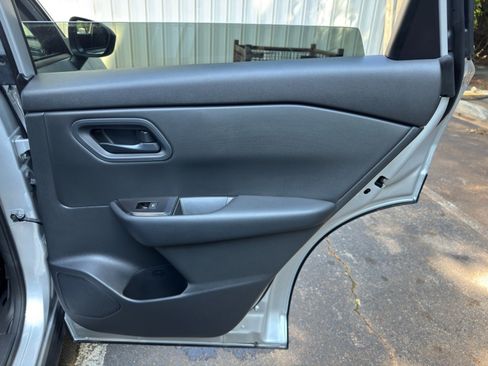 Used 2025 Nissan Rogue S FWD image 37