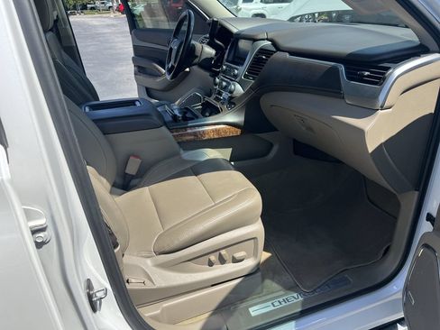 Used 2018 Chevrolet Suburban Premier AWD/4WD image 35