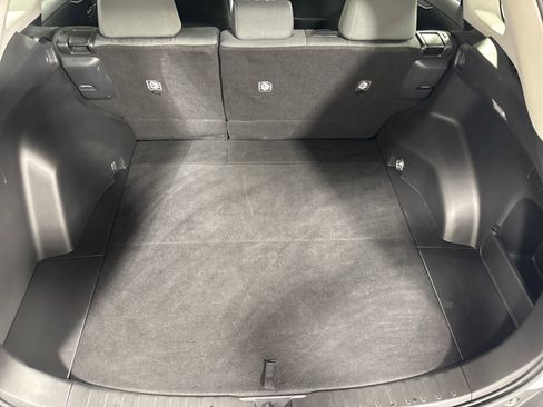 Used 2021 Toyota RAV4 XLE FWD image 27