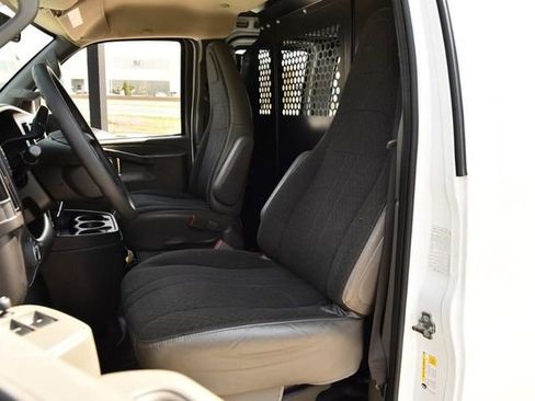 Used 2024 GMC Savana 2500 w/ Driver Convenience Package image 15