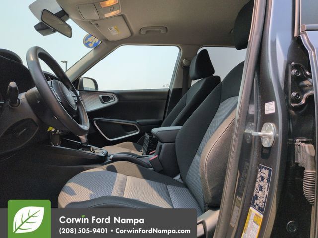 Used 2024 Kia Soul LX w/ Option Group 015 FWD image 24