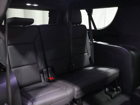 Used 2022 Chevrolet Suburban Z71 w/ Z71 Off-Road Package image 23