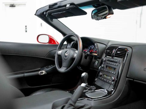 Used 2009 Chevrolet Corvette Coupe w/ Z51 Performance Package RWD image 59