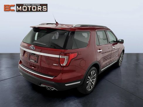 Used 2019 Ford Explorer Platinum AWD/4WD image 6
