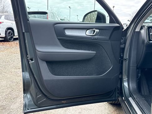 New 2026 Volvo XC40 B5 Core w/ Climate Package AWD/4WD image 9