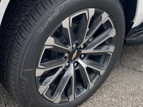 New 2025 Chevrolet Tahoe High Country w/ Sun And Tow Package image 27