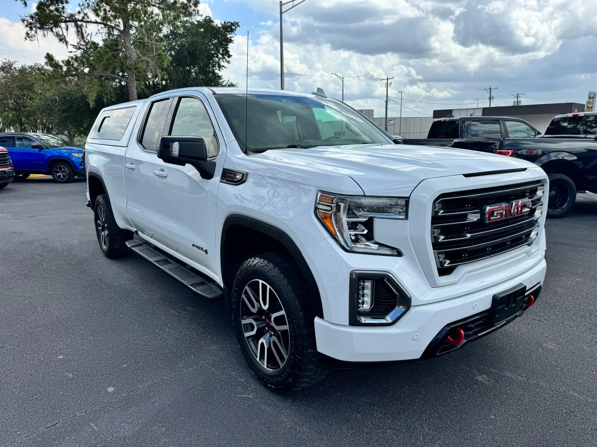 Used 2019 GMC Sierra 1500 AT4 w/ AT4 Premium Package AWD/4WD image 3