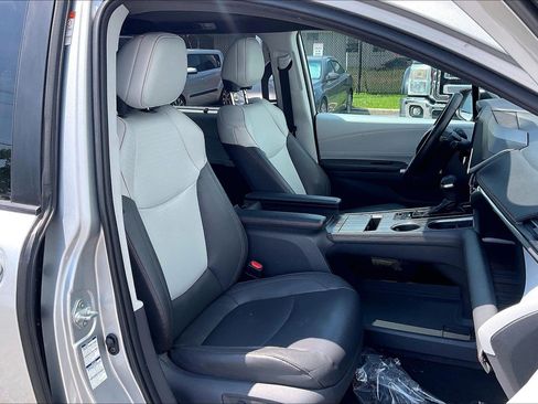 Used 2021 Toyota Sienna XSE AWD/4WD image 9