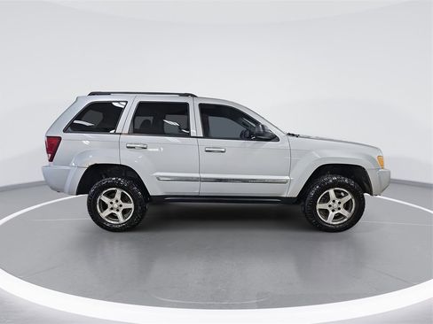 Used 2006 Jeep Grand Cherokee Laredo image 2
