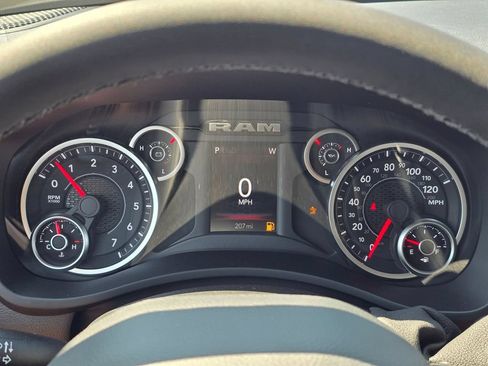 New 2026 RAM 2500 Big Horn AWD/4WD image 17