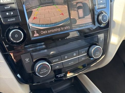 Used 2022 Nissan Rogue Sport SL w/ Premium Package image 26