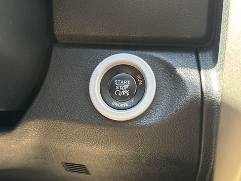 Used 2016 RAM 1500 Laramie w/ Convenience Group AWD/4WD image 29