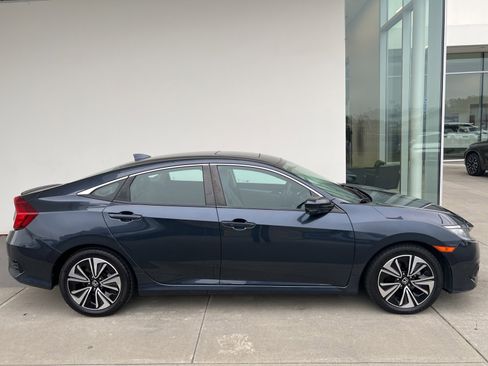 Used 2017 Honda Civic EX-T image 4
