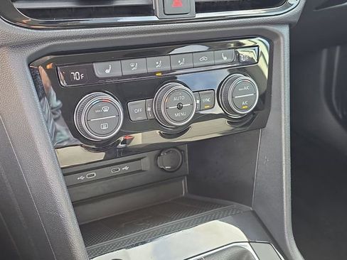 Used 2024 Volkswagen Taos SE image 26