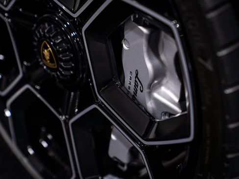 Used 2023 Lamborghini Huracan Tecnica image 14