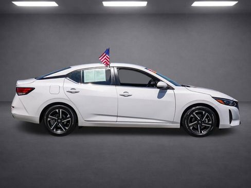 Used 2024 Nissan Sentra SV FWD image 3