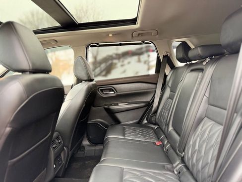 Used 2021 Nissan Rogue Platinum image 20