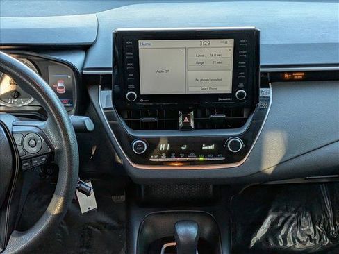 Used 2022 Toyota Corolla LE image 12