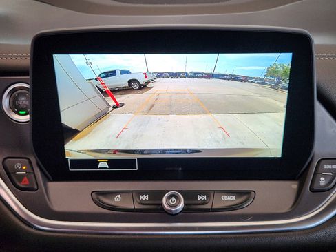 Used 2025 Chevrolet Blazer LT FWD image 19