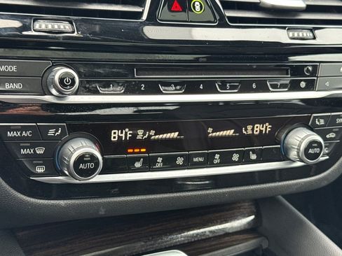 Used 2018 BMW 530e w/ Premium Package 2 image 20