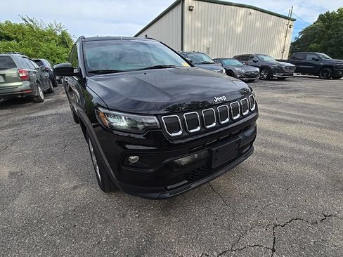 Used 2022 Jeep Compass Latitude AWD/4WD image 11