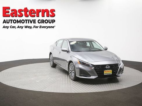 Used 2024 Nissan Altima 2.5 SV w/ SV Premium Package AWD/4WD image 47