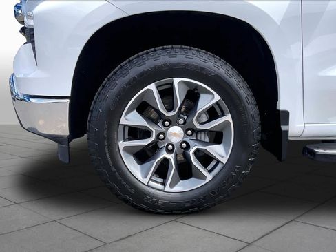 Used 2024 Chevrolet Silverado 1500 LT AWD/4WD image 11