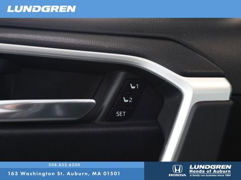 Used 2022 Toyota RAV4 XLE Premium AWD/4WD image 10