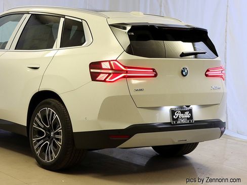 Used 2026 BMW X3 xDrive30 w/ Premium Package image 9