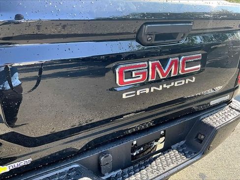 Used 2024 GMC Canyon Elevation w/ Convenience Package AWD/4WD image 8