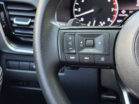 Certified 2022 Nissan Rogue SV image 27