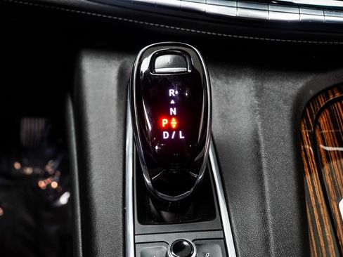 Used 2023 Cadillac Escalade Premium Luxury image 19