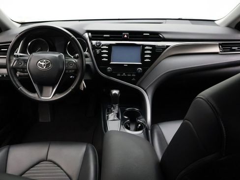 Certified 2020 Toyota Camry SE image 24