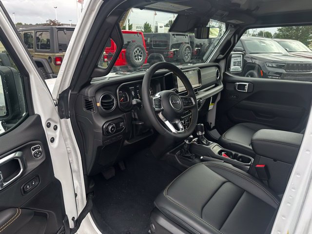 New 2025 Jeep Wrangler Unlimited Sahara w/ Safety Group AWD/4WD image 18