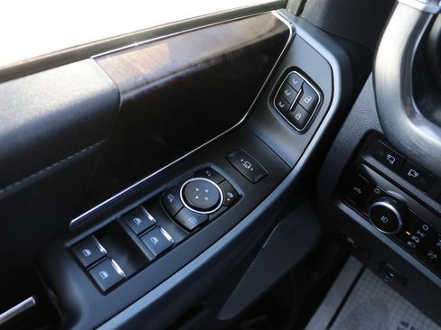 Used 2024 Ford F250 Lariat AWD/4WD image 11