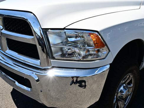 Used 2018 RAM 3500 Tradesman w/ Chrome Appearance Group AWD/4WD image 15