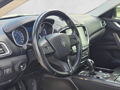 Used 2018 Maserati Ghibli image 13