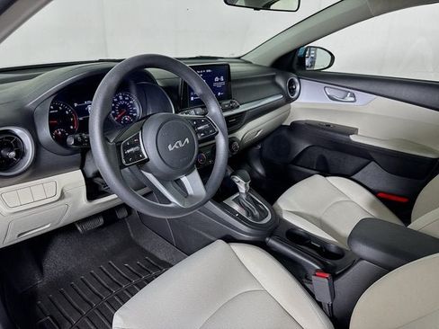 Used 2023 Kia Forte LXS FWD image 9