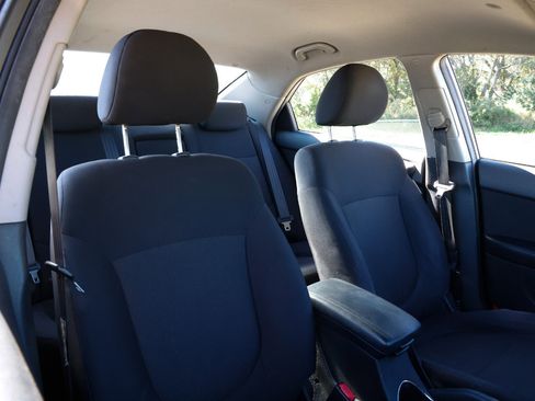 Used 2012 Kia Forte EX image 16