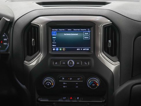 Used 2020 Chevrolet Silverado 1500 Custom w/ Custom Max Trailering Package AWD/4WD image 15