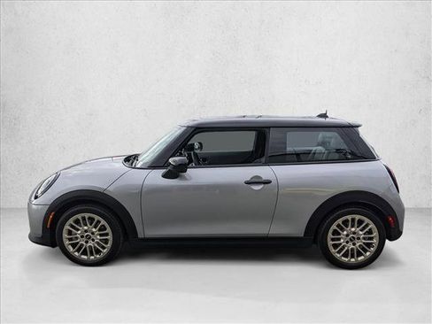 Certified 2025 MINI Cooper 2-Door Hardtop FWD image 9