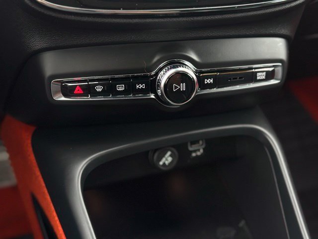 Used 2021 Volvo XC40 T5 R-Design AWD/4WD image 14