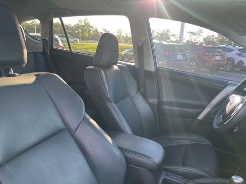 Used 2017 Toyota RAV4 Limited image 32