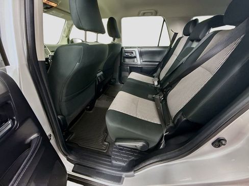 Certified 2024 Toyota 4Runner SR5 AWD/4WD image 17
