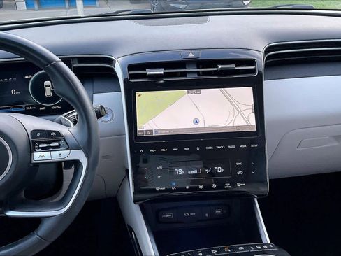 Used 2022 Hyundai Tucson Limited image 6